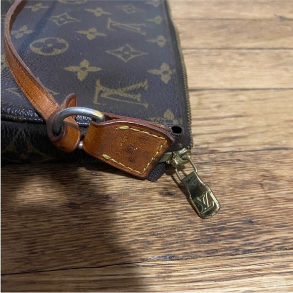 Vintage Louis Vuitton Pochette - Picture 6 of 13